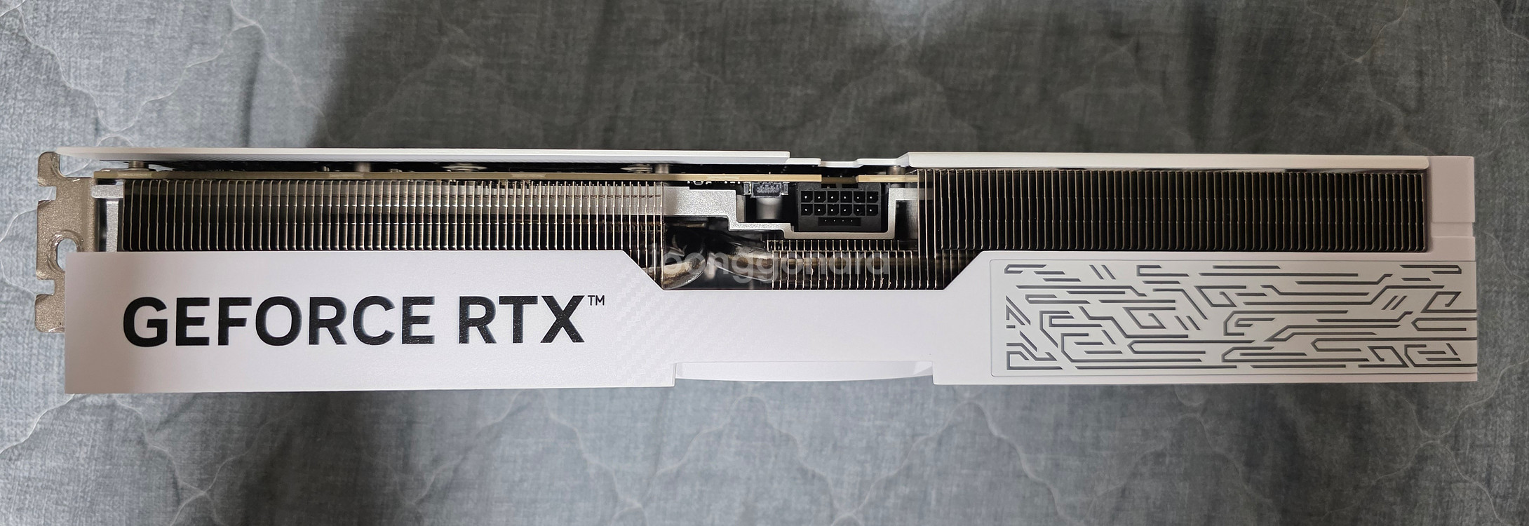 갤럭시 RTX 5080 WHITE--3