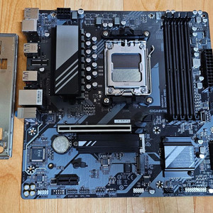 기가바이트 B650M K AMD 메인보드 판매합니다