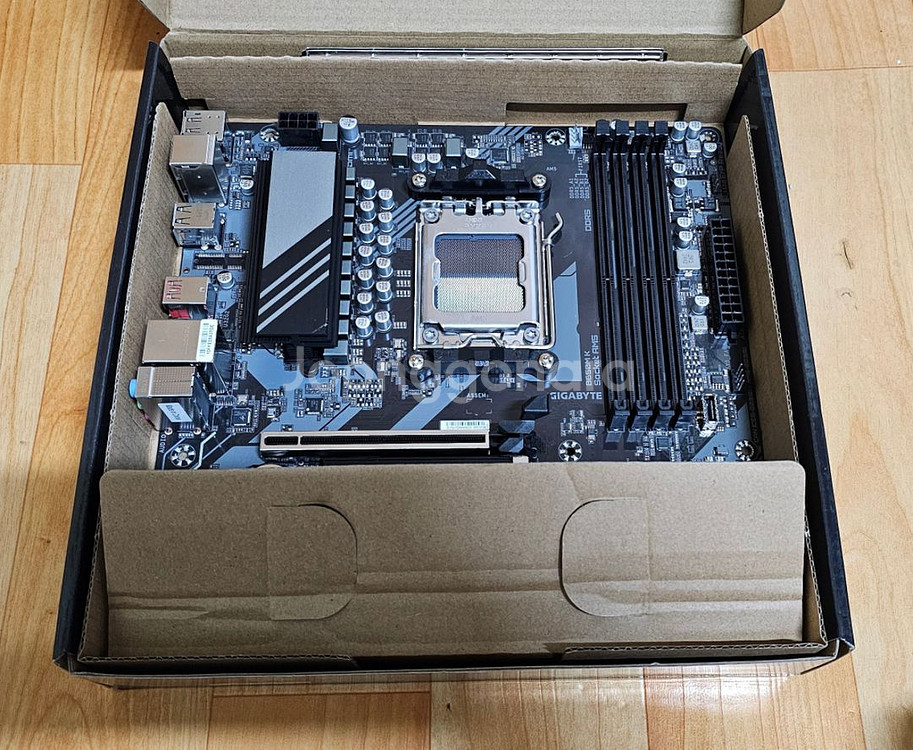 기가바이트 B650M K AMD 메인보드 판매합니다--1