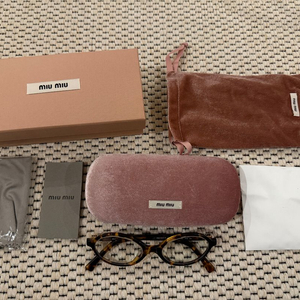 미우미우 리가드 선글라스(얼티너티브핏) 풀박스