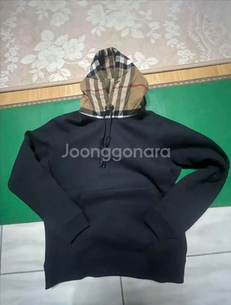 버버리 체크 후드티--6