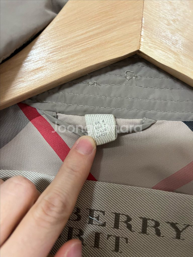 버버리 여성 트렌치코트--5