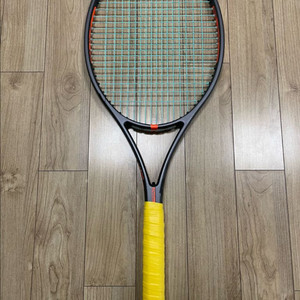 뵐클 오가닉 V1 프로 슈퍼지 테니스라켓 팝니다