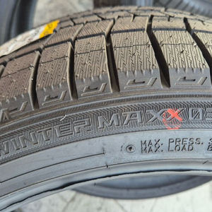 245 40 19, 275 35 19 던롭 윈터타이어