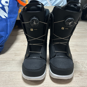 2324 살로몬 펄 스노우보드부츠 245 팝니다.