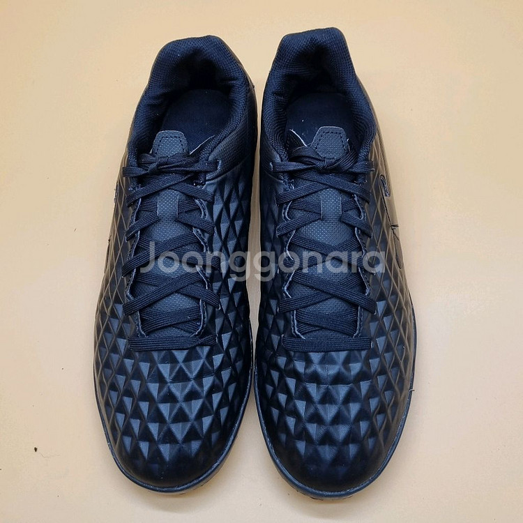 나이키 티엠포 레전드8 풋살화255.--1