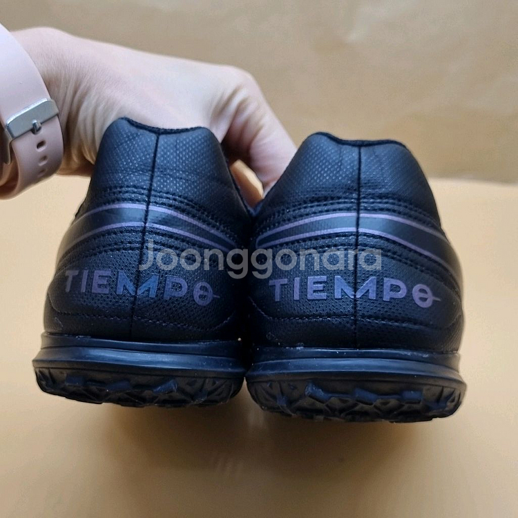 나이키 티엠포 레전드8 풋살화255.--3