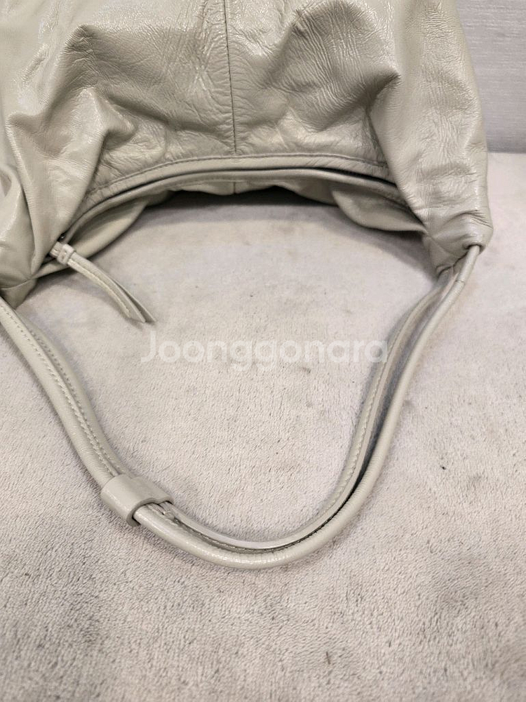 아카이브앱크 릿지 셔링 가죽 숄더백 슈가글로우--7