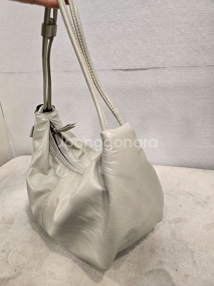 아카이브앱크 릿지 셔링 가죽 숄더백 슈가글로우--5