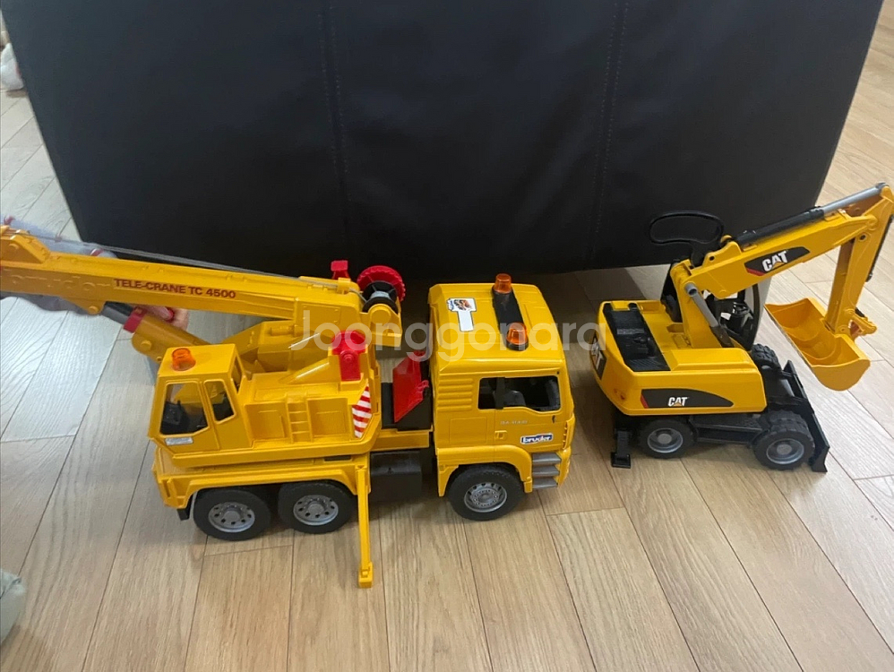 브루더 MAN 크레인 트럭+ CAT 굴삭기--0