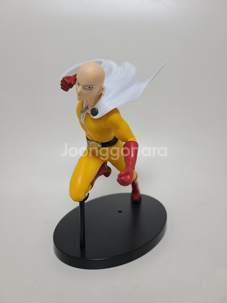 원펀맨 사이타마 피규어--3