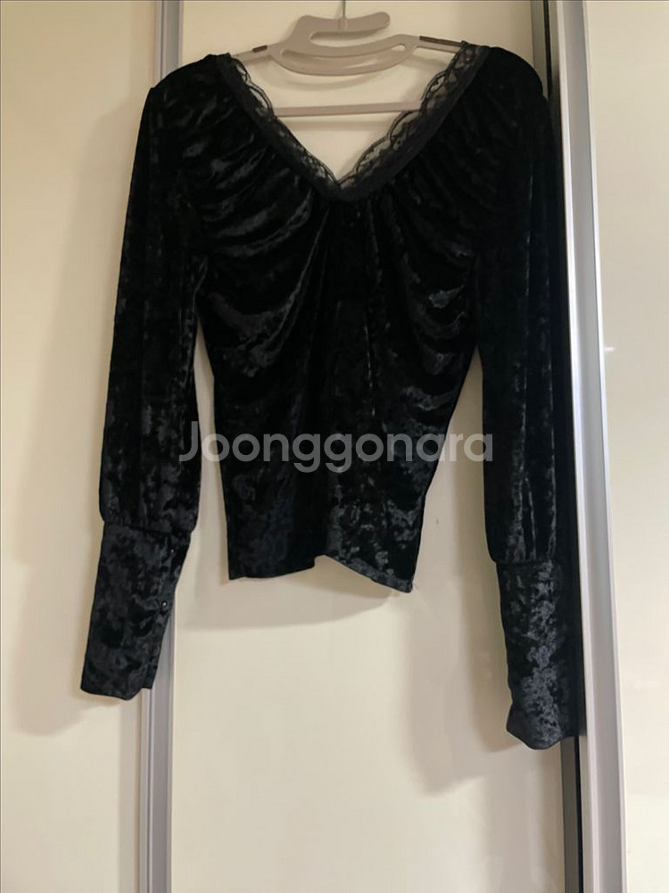브이넥 벨벳 탑 상의 긴팔블라우스--0