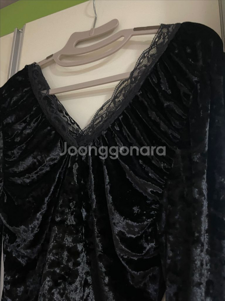 브이넥 벨벳 탑 상의 긴팔블라우스--3