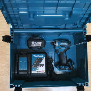 마끼다 충전 임팩 드라이버 DTD 173 풀 세트 거의 새제품