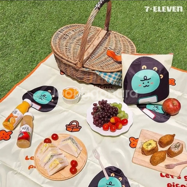 한정판 삼각김밥 죠르디 피크닉 매트카카오뱅크 세븐일레븐 콜라보 미개봉--1