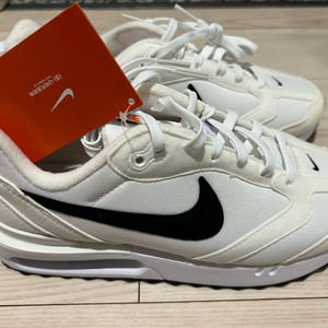 나이키 에어맥스던 새상품 250