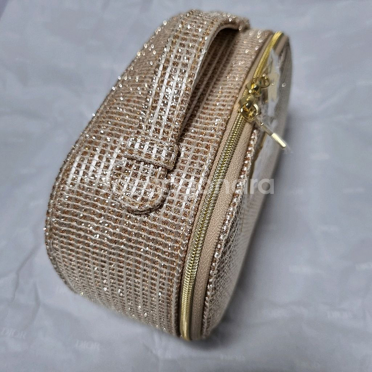 [새상품] 디올 뷰티 홀리데이 파우치(2025)--2