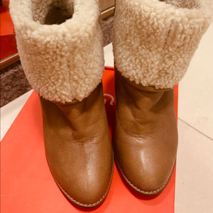 부클 레더 앵글부츠225