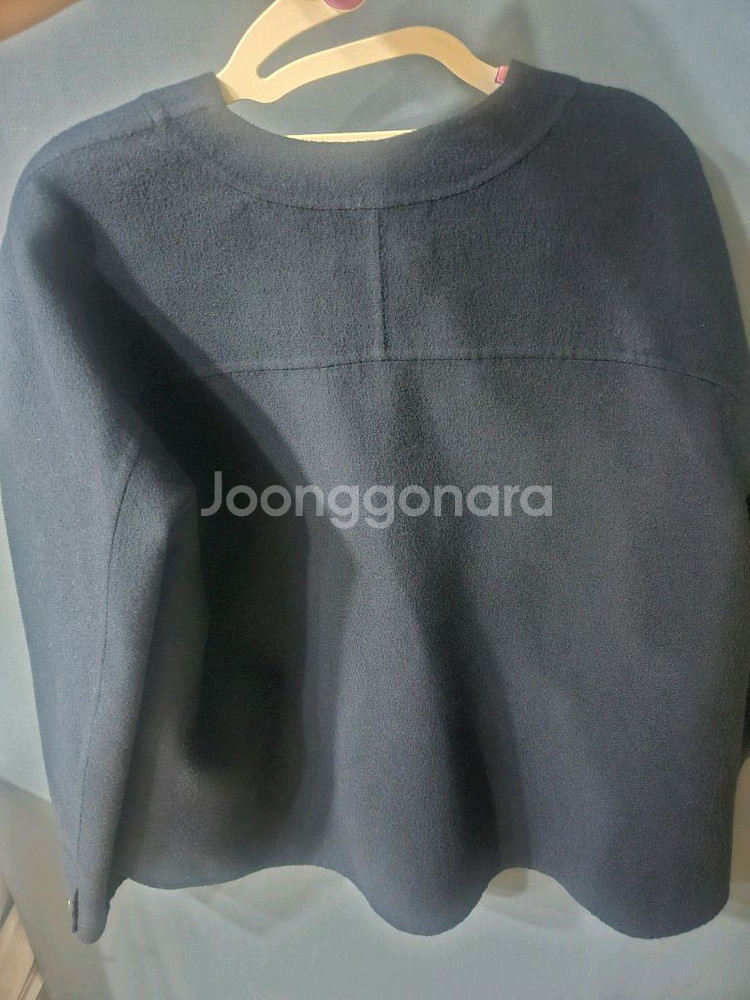 오즈세컨 골드 버튼 가디건--3