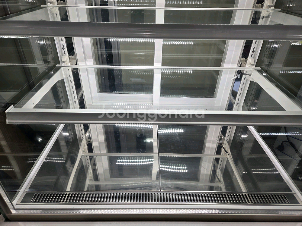 그랜드우성 3단 900 화이트쇼케이스 23년식--1