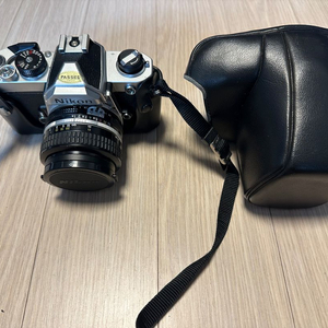 니콘 FM 실버 바디 + 50.4 단렌즈 셋트 팝니다