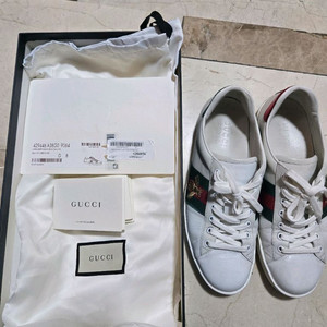 구찌 꿀벌스니커즈