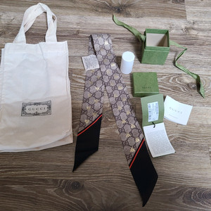 구찌 방도(새상품)스카프gg벌루이비통샤넬디올프라다셀린느에르메스샤넬생로랑명품가방