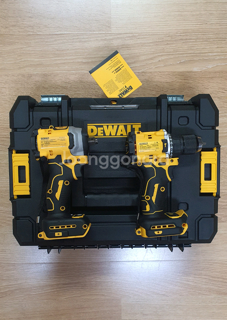 디월트 20V 브러시리스 임팩렌치+브러시리스 해머드릴 풀세트 호환 제품 정품 공구함--1