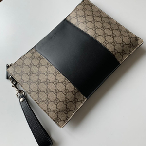 구찌 GG 수프림 클러치