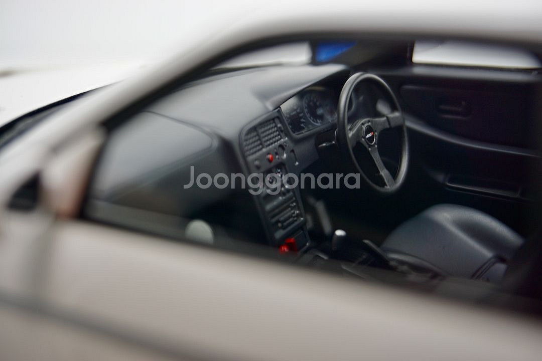 1/18 스카이라인 R33 이그니션모델 팝니다--4