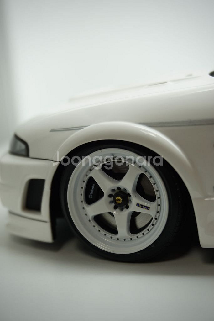 1/18 스카이라인 R33 이그니션모델 팝니다--6