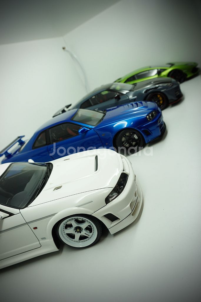 1/18 스카이라인 R33 이그니션모델 팝니다--9