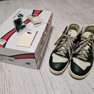 뉴발란스x에메레온도르 650R 포레스트 그린 265사이즈