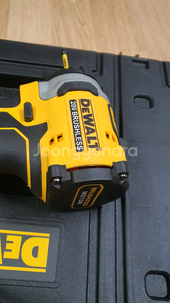 디월트 20V 브러시리스 DCF850 무선 임팩 드라이버 풀세트--4