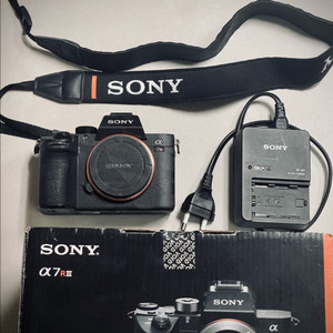 풀프레임 미러리스 카메라