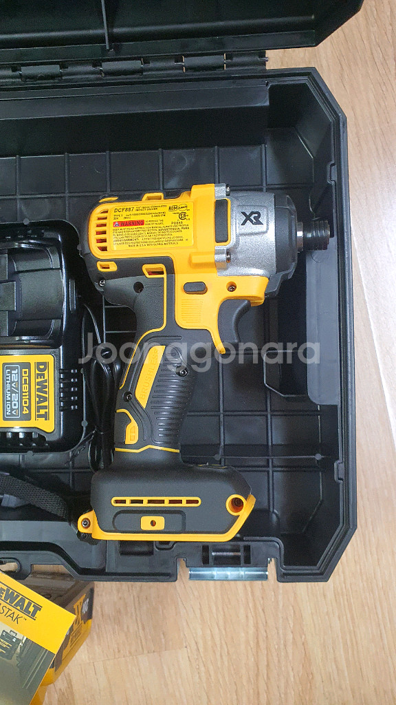 디월트 브러시리스 DCF887 임팩 드라이버 풀세트--2