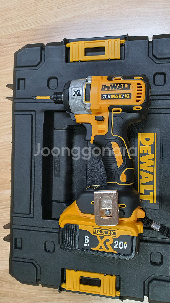디월트 브러시리스 DCF887 임팩 드라이버 풀세트--4