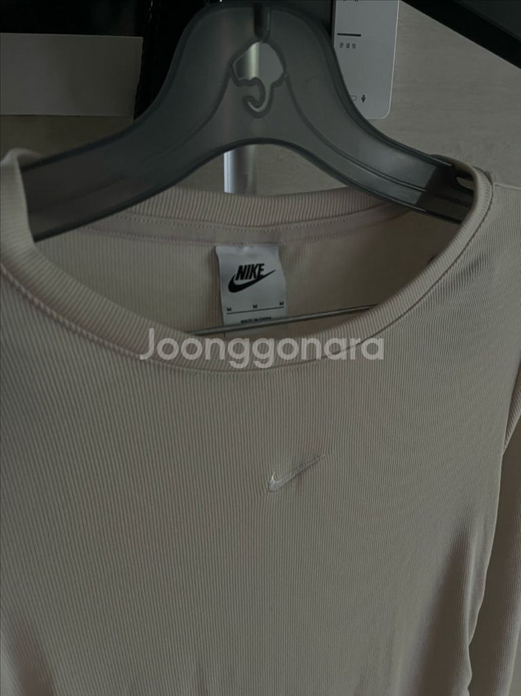 나이키 여성 셔링 티셔츠 베이지--1