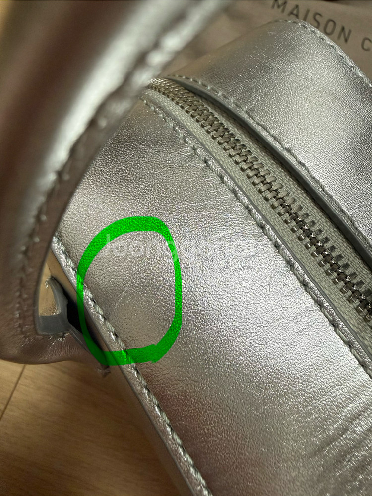 메종카나우 보스턴백 S 실버색상 팝니다--2