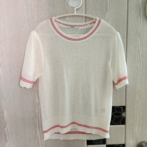 새상품) 라운드 반팔니트 F