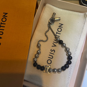 루이비통 모노그램 비즈 팔찌 (풀구성)