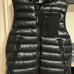 CP컴퍼니 DD쉘 패딩조끼 52사이즈(105-110)