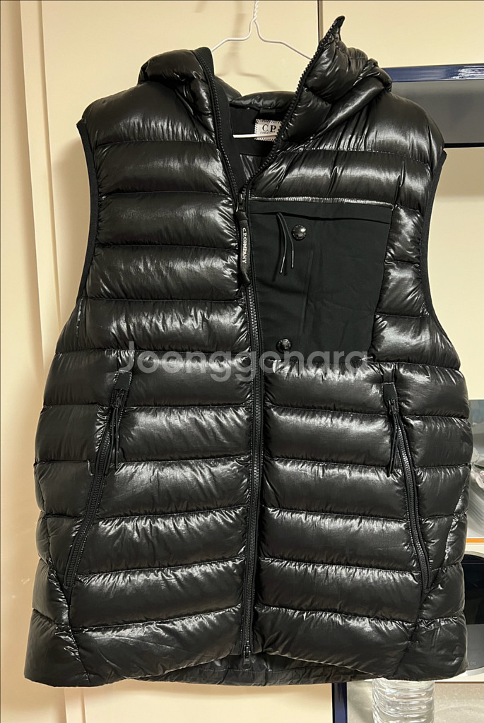 CP컴퍼니 DD쉘 패딩조끼 52사이즈(105-110)--10