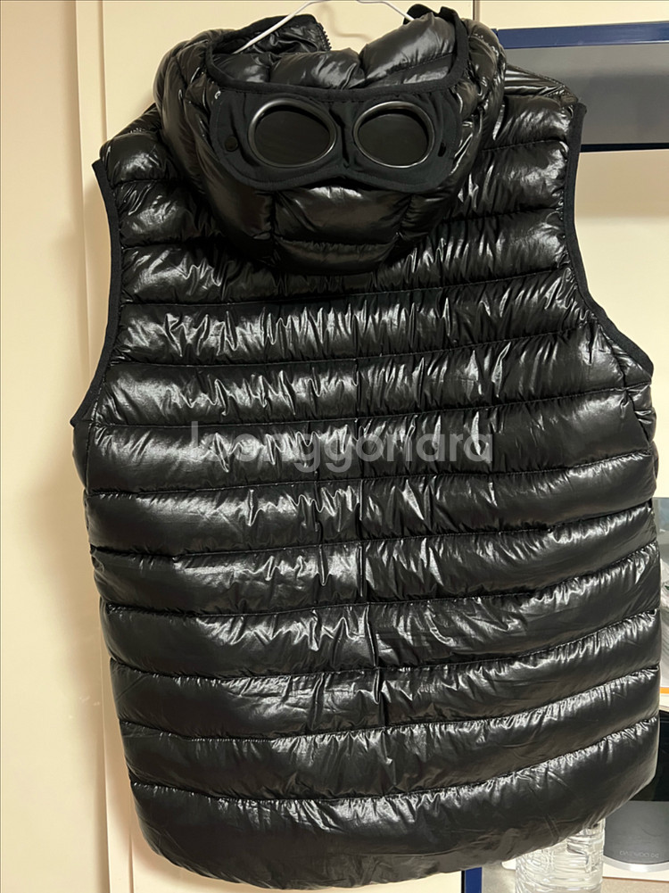 CP컴퍼니 DD쉘 패딩조끼 52사이즈(105-110)--13