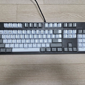 앱코 k8900 v2 방수방진 게이밍 기계식 키보드 판매합니다.