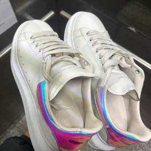 알렉산더 맥퀸 홀로그램 스니커즈 41사이즈