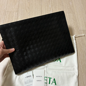 보테가베네타 인트레치아토 클러치백