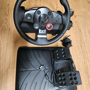 로지텍 드라이빙포스 GT 레이싱휠