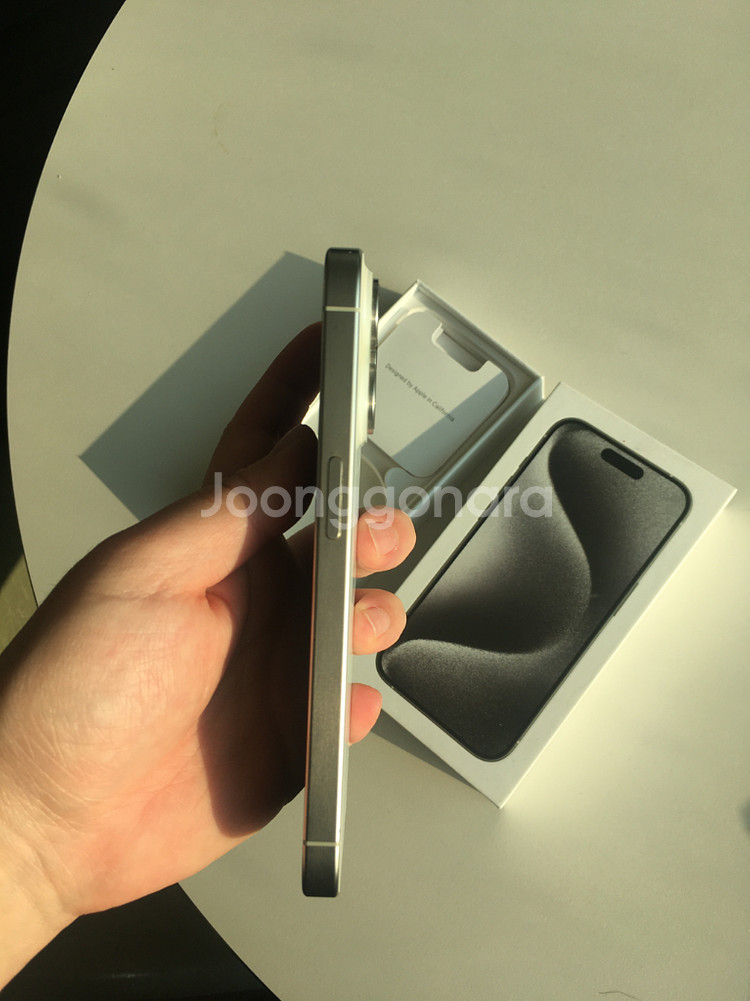 아이폰 15 프로 화이트 티타늄 256GB--3