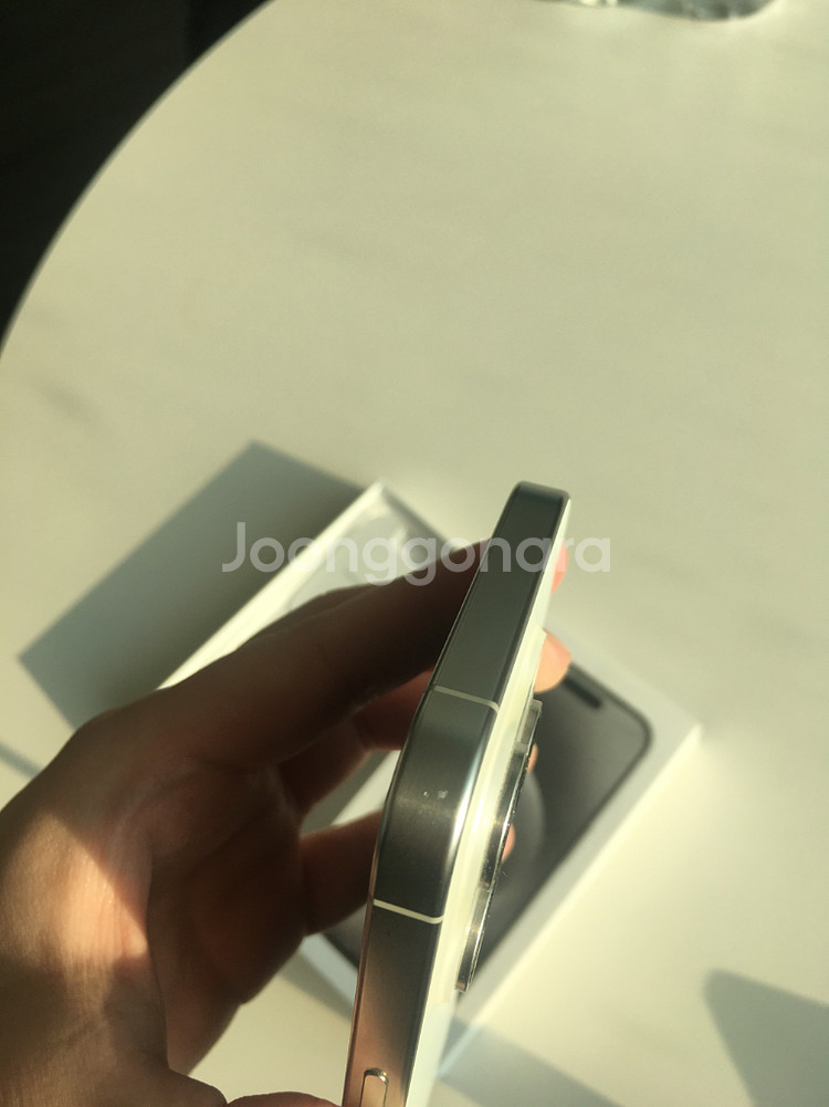 아이폰 15 프로 화이트 티타늄 256GB--7